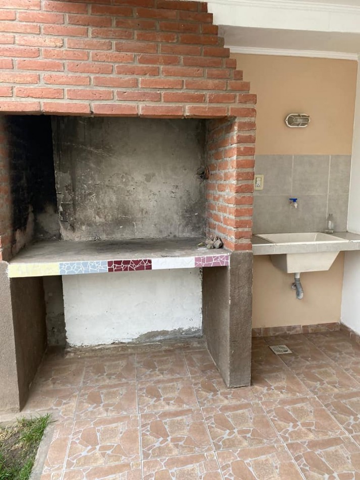 SE VENDE DUPLEX EN SANTO TOME. UBICADO EN SANTIAGO DEL ESTERO AL 29.