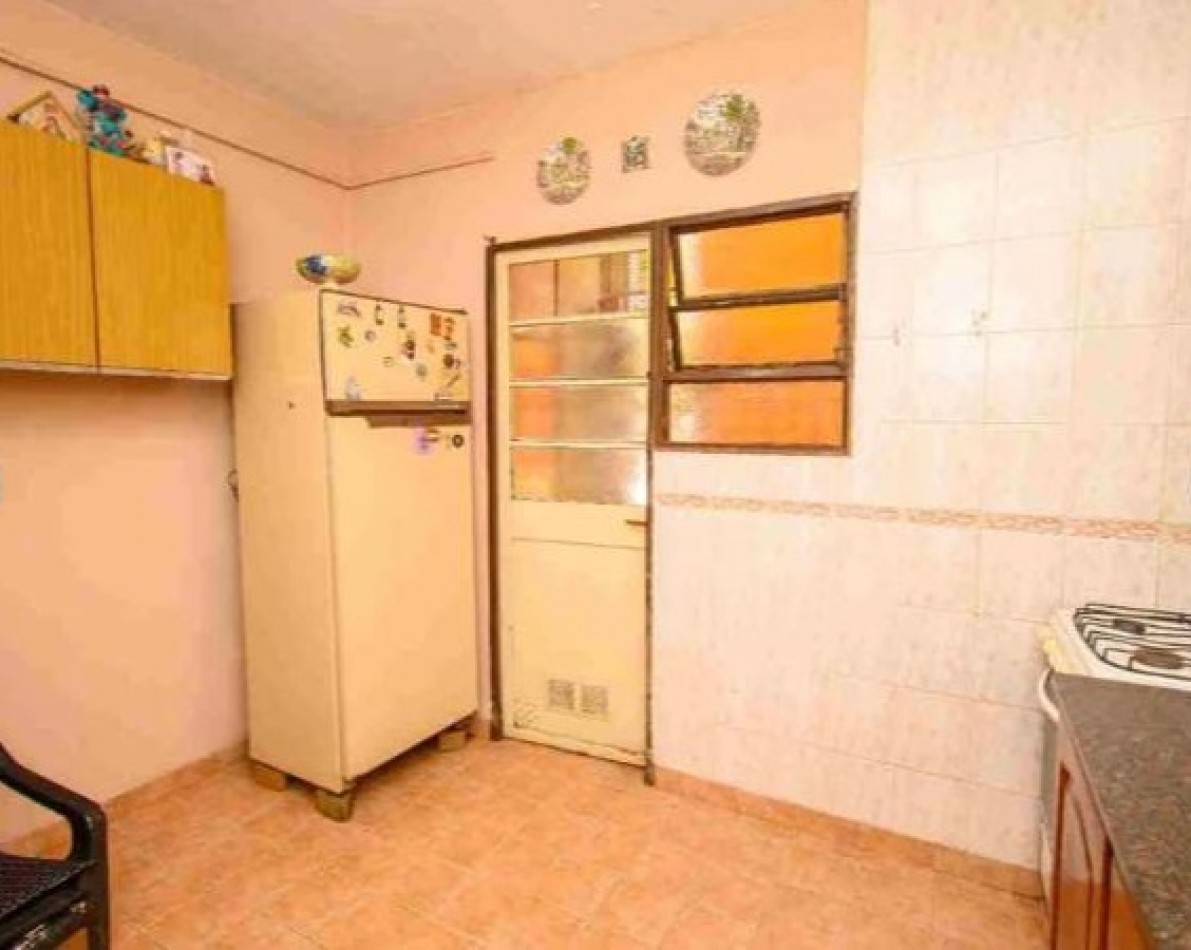 Se vende dpto de 3 dormitorios. Avenida General Paz 7019, Planta Baja Dpto 23. 