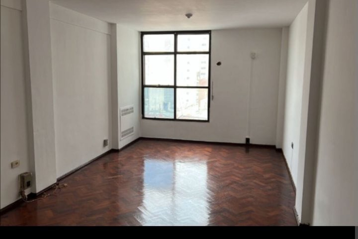 SE VENDEN  2 OFICINAS EN EL EDIFICIO HERMES, 3 PISO, OFICINAS 12 Y 13. SE VENDEN JUNTAS. EXCELENTE PRECIO. PRIMERA JUNTA 2507.