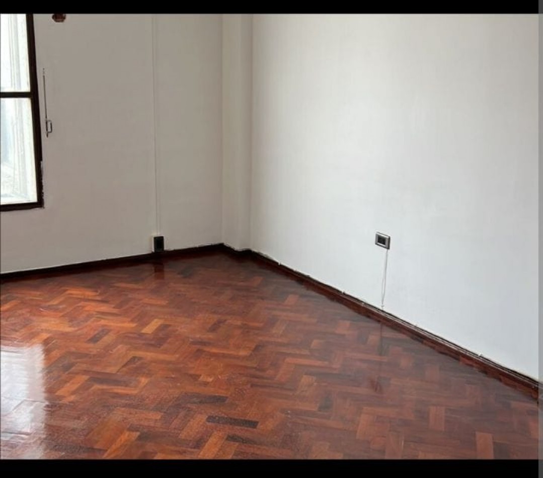 SE VENDEN  2 OFICINAS EN EL EDIFICIO HERMES, 3 PISO, OFICINAS 12 Y 13. SE VENDEN JUNTAS. EXCELENTE PRECIO. PRIMERA JUNTA 2507.