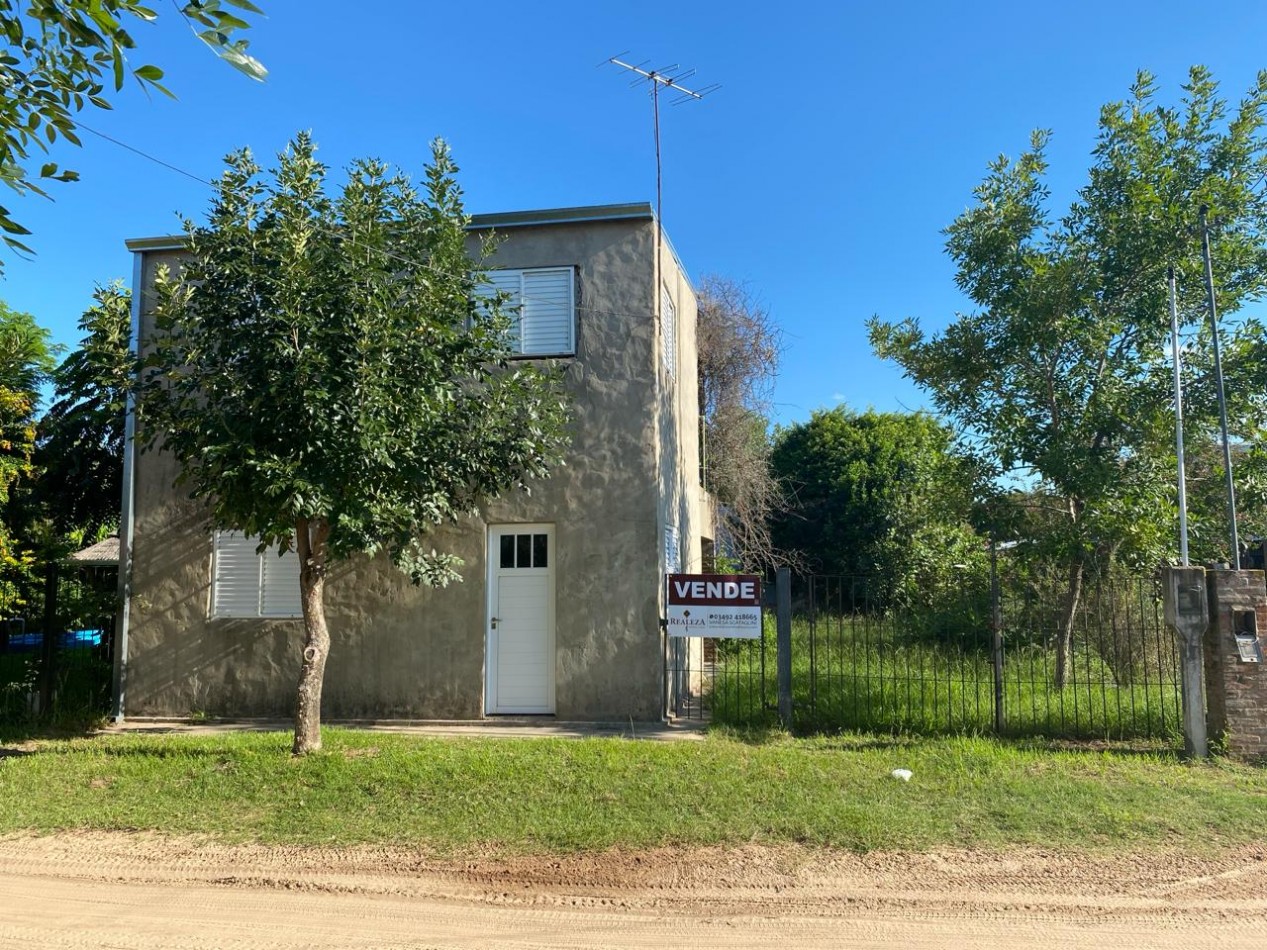 CASA DE DOS PLANTAS EN CAYASTA