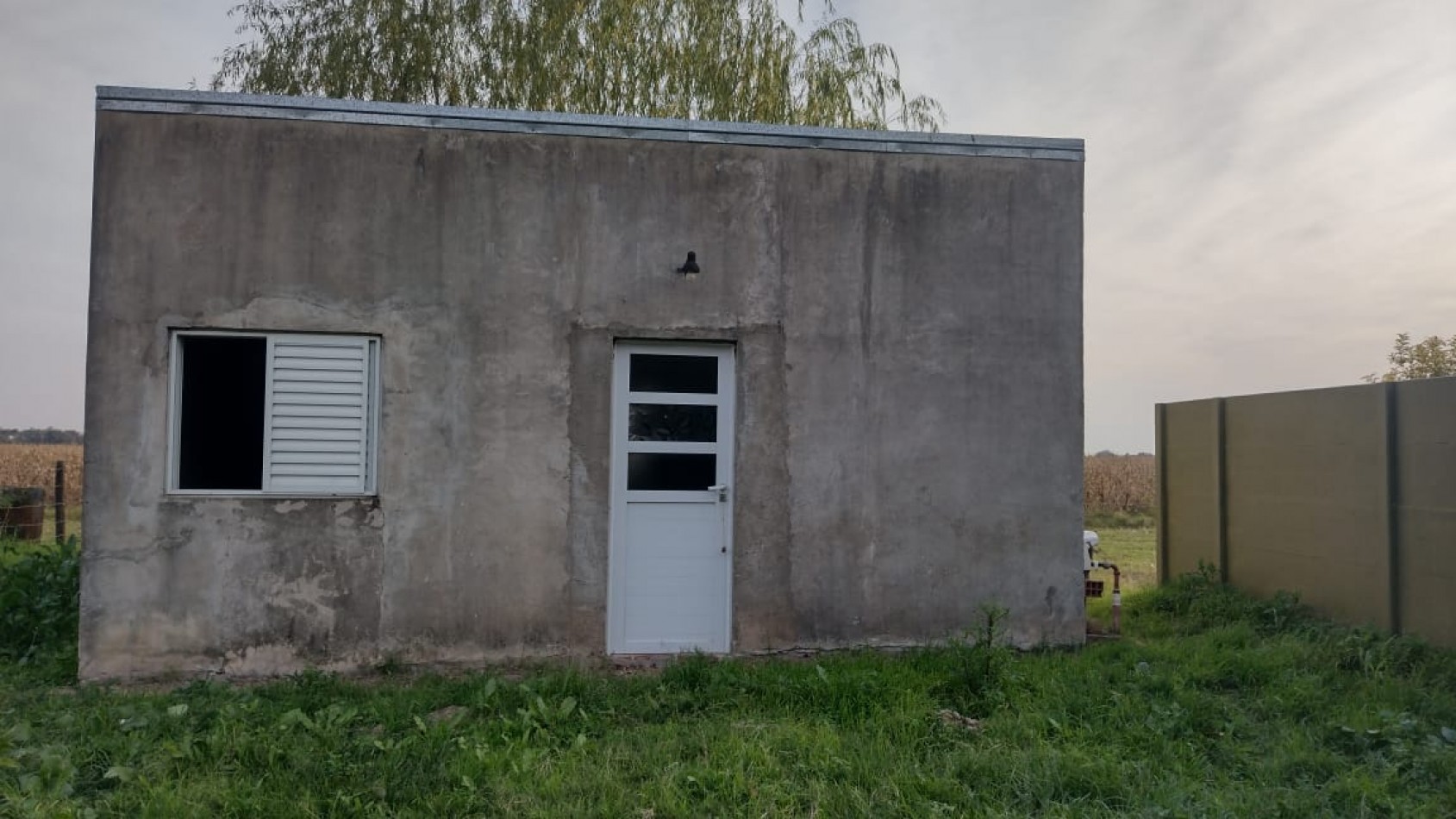 CASA EN CONSTRUCCION A 50 MTS DEL RIO EN COL. MASCIAS