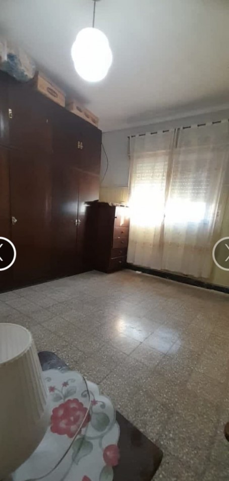 Casa  2 Dorm, en Ma Selva Patio Verde y con todos los servicios activos. A metros de Av Galicia y Alberdi Pje Boneo 1538 