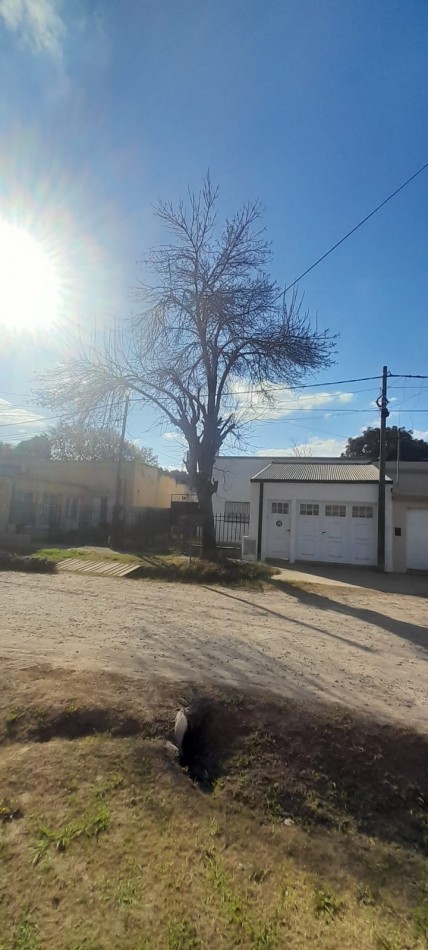 Oportunidad Casa 2 Dorm/ Cochera y Gran Patio Verde Frutos 2764,Villa Lujan, Santo Tome.