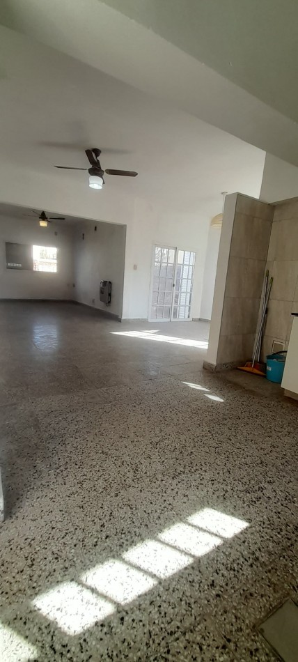 Oportunidad Casa 2 Dorm/ Cochera y Gran Patio Verde Frutos 2764,Villa Lujan, Santo Tome.