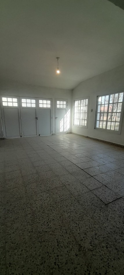 Oportunidad Casa 2 Dorm/ Cochera y Gran Patio Verde Frutos 2764,Villa Lujan, Santo Tome.