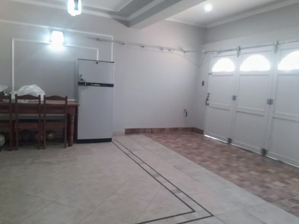 IMPORTANTE CASA 3 DORMITORIOS Y 2 BAÑOS EN ALTOS DEL VALLE 