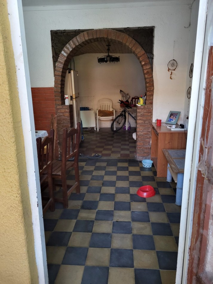 casa a la venta a refaccionar.