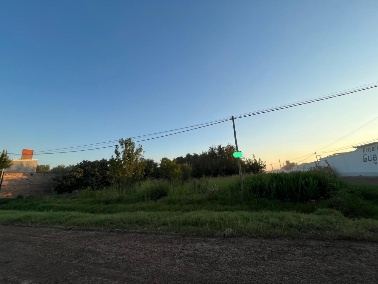 TERRENO EN ESQUINA - RECREO