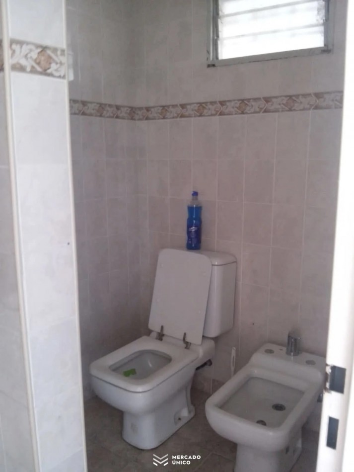 CASA CON 3 DORMITORIOS+ESTUDIO+PATIO VERDE GRANDE Y PISCINA A METROS DE LA COSTANERA