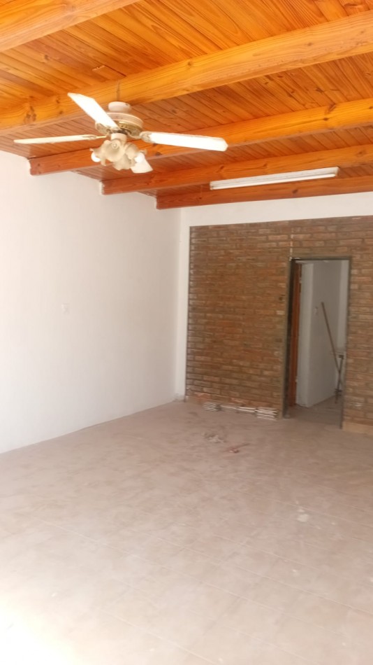 OPORTUNIDAD LOCALES COMERCIALES Y TERRENO