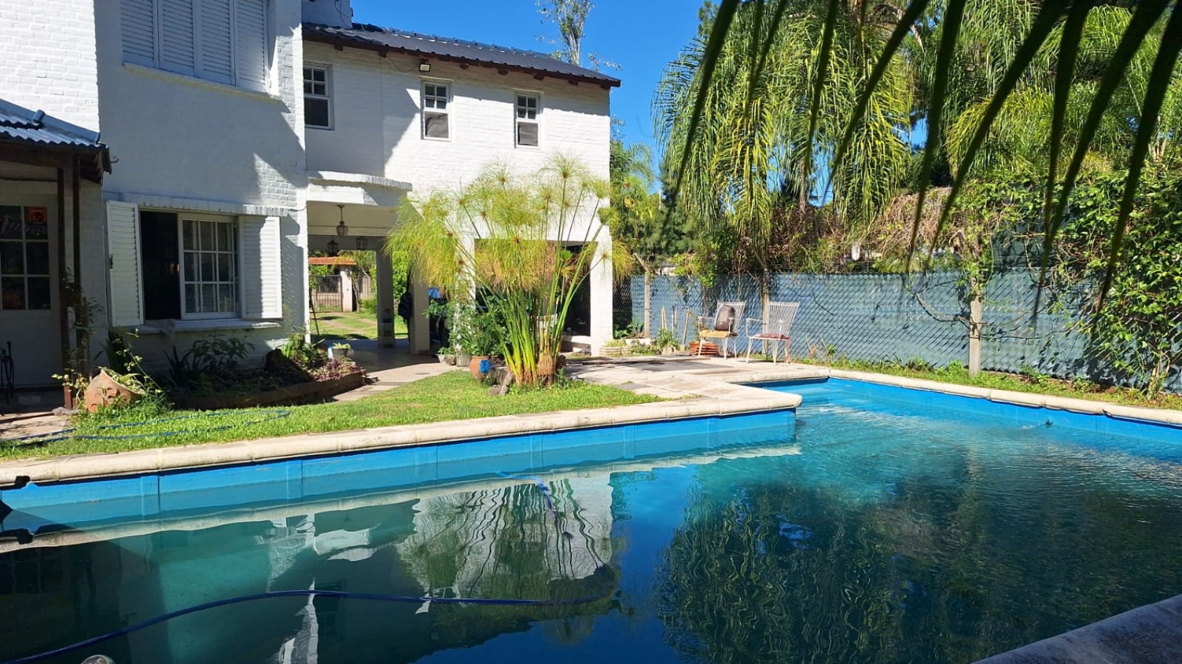 IMPONENTE CASA EN VILLA CALIFORNIA
