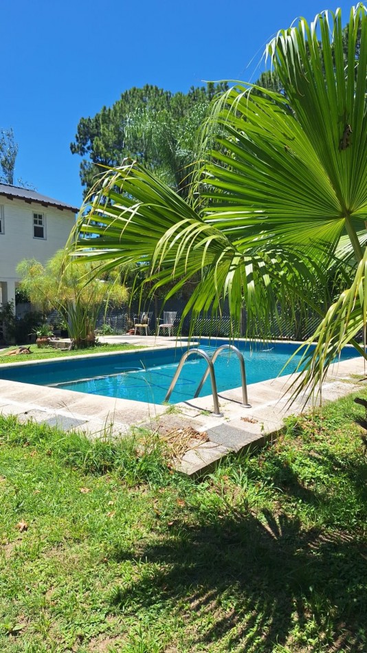 IMPONENTE CASA EN VILLA CALIFORNIA