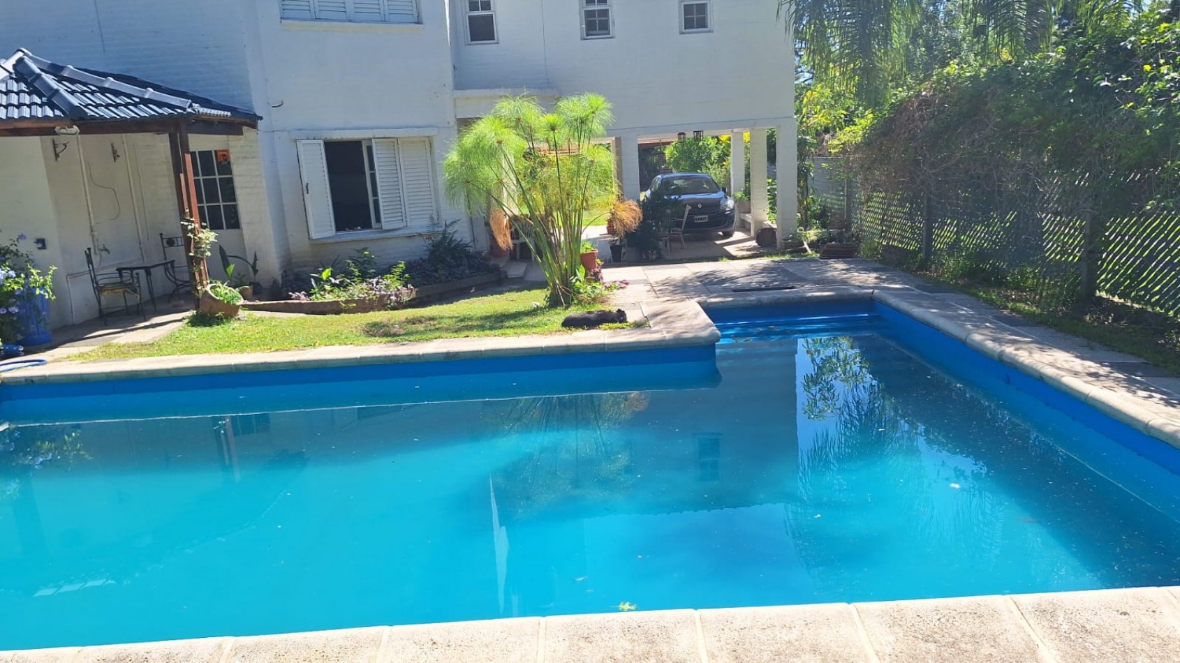 IMPONENTE CASA EN VILLA CALIFORNIA