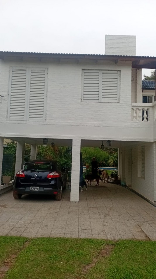 IMPONENTE CASA EN VILLA CALIFORNIA