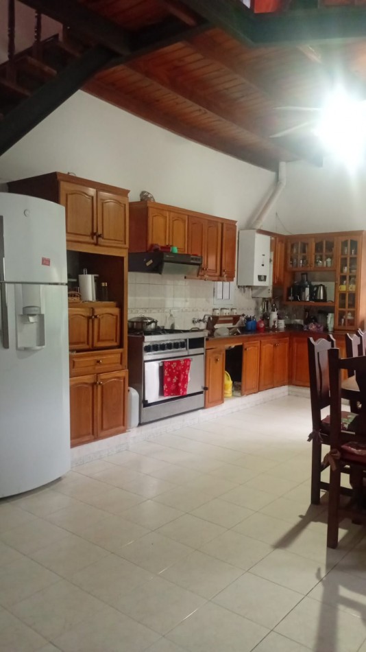 IMPONENTE CASA EN VILLA CALIFORNIA