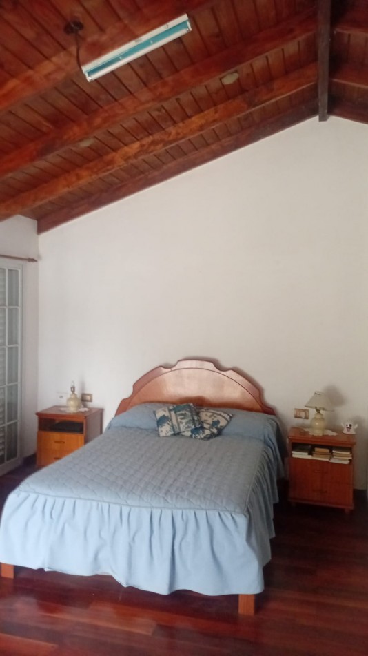 IMPONENTE CASA EN VILLA CALIFORNIA