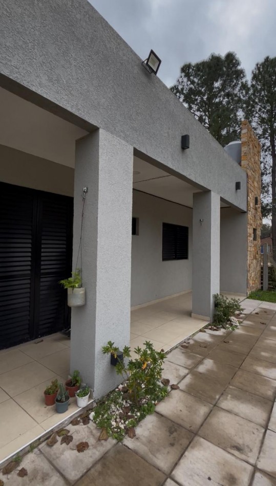 CASA QUINTA EN ARROYO LEYES EXCELENTE UBICACION Y ESTADO !! INVERSORES O PRIMERA VIVIENDA !!