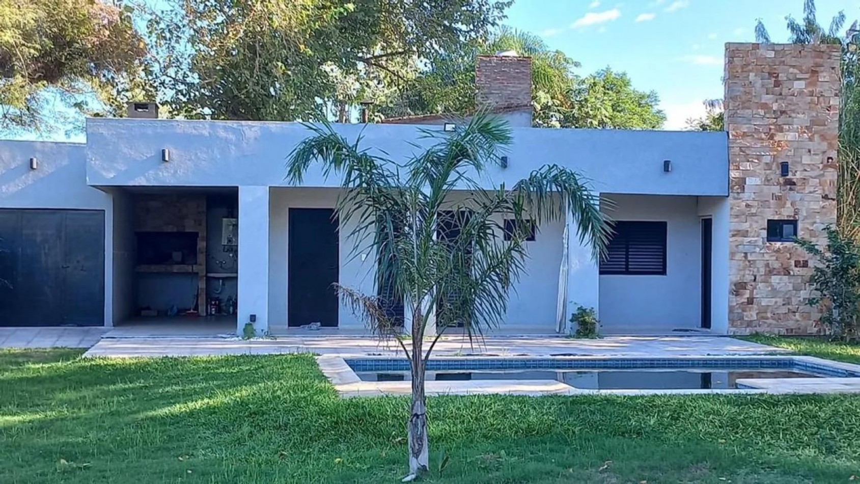 CASA QUINTA EN ARROYO LEYES EXCELENTE UBICACION Y ESTADO !! INVERSORES O PRIMERA VIVIENDA !!