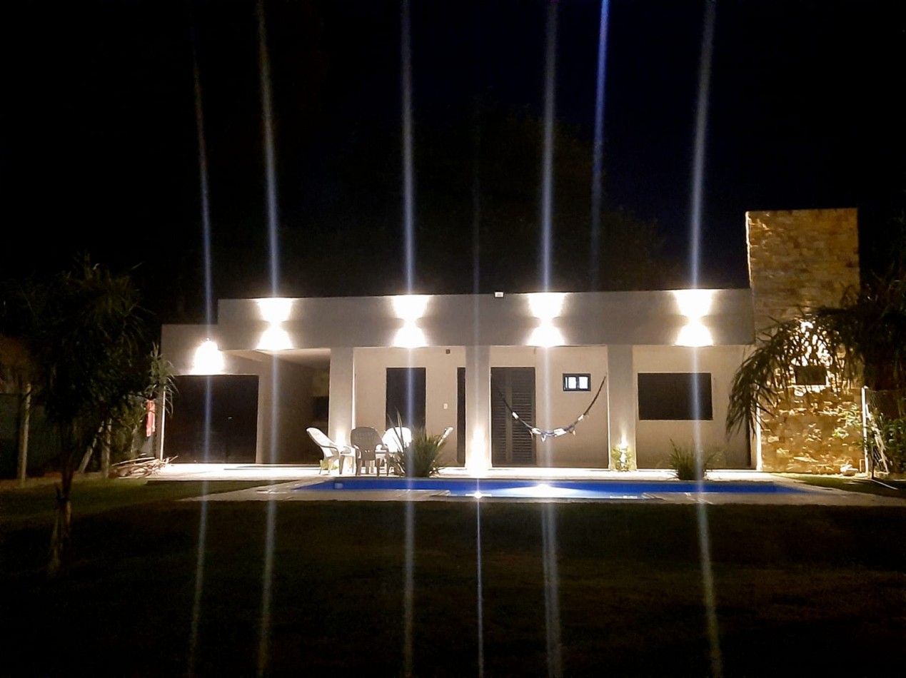CASA QUINTA EN ARROYO LEYES EXCELENTE UBICACION Y ESTADO !! INVERSORES O PRIMERA VIVIENDA !!