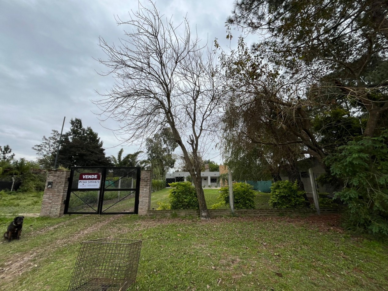 CASA QUINTA EN ARROYO LEYES EXCELENTE UBICACION Y ESTADO !! INVERSORES O PRIMERA VIVIENDA !!