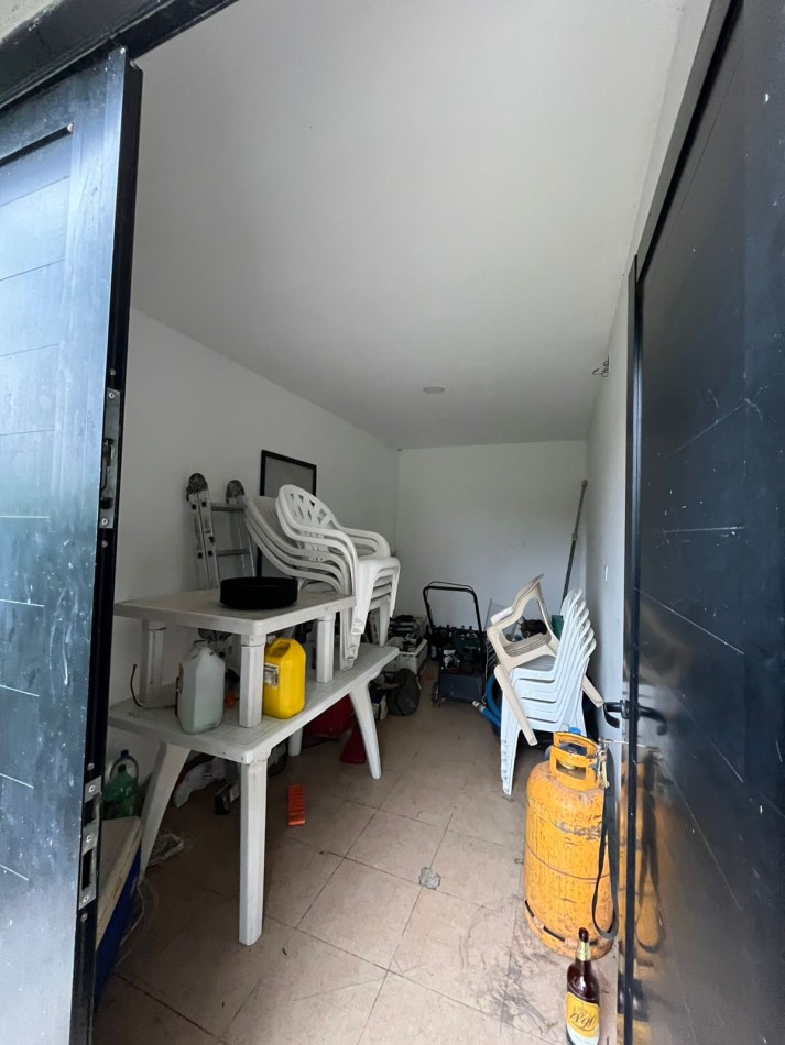 CASA QUINTA EN ARROYO LEYES EXCELENTE UBICACION Y ESTADO !! INVERSORES O PRIMERA VIVIENDA !!