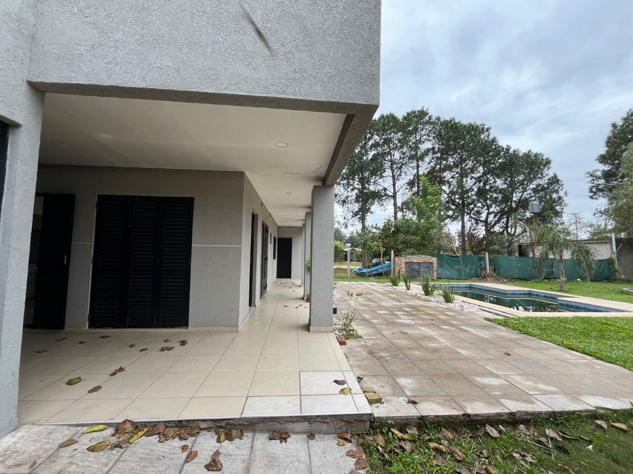 CASA QUINTA EN ARROYO LEYES EXCELENTE UBICACION Y ESTADO !! INVERSORES O PRIMERA VIVIENDA !!