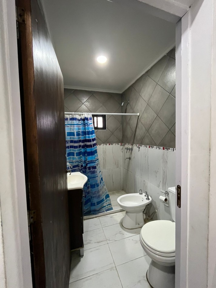 CASA QUINTA EN ARROYO LEYES EXCELENTE UBICACION Y ESTADO !! INVERSORES O PRIMERA VIVIENDA !!