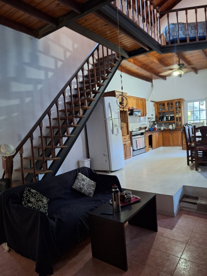 CASA QUINTA EN ARROYO LEYES EXCELENTE UBICACION Y ESTADO !! INVERSORES O PRIMERA VIVIENDA !!
