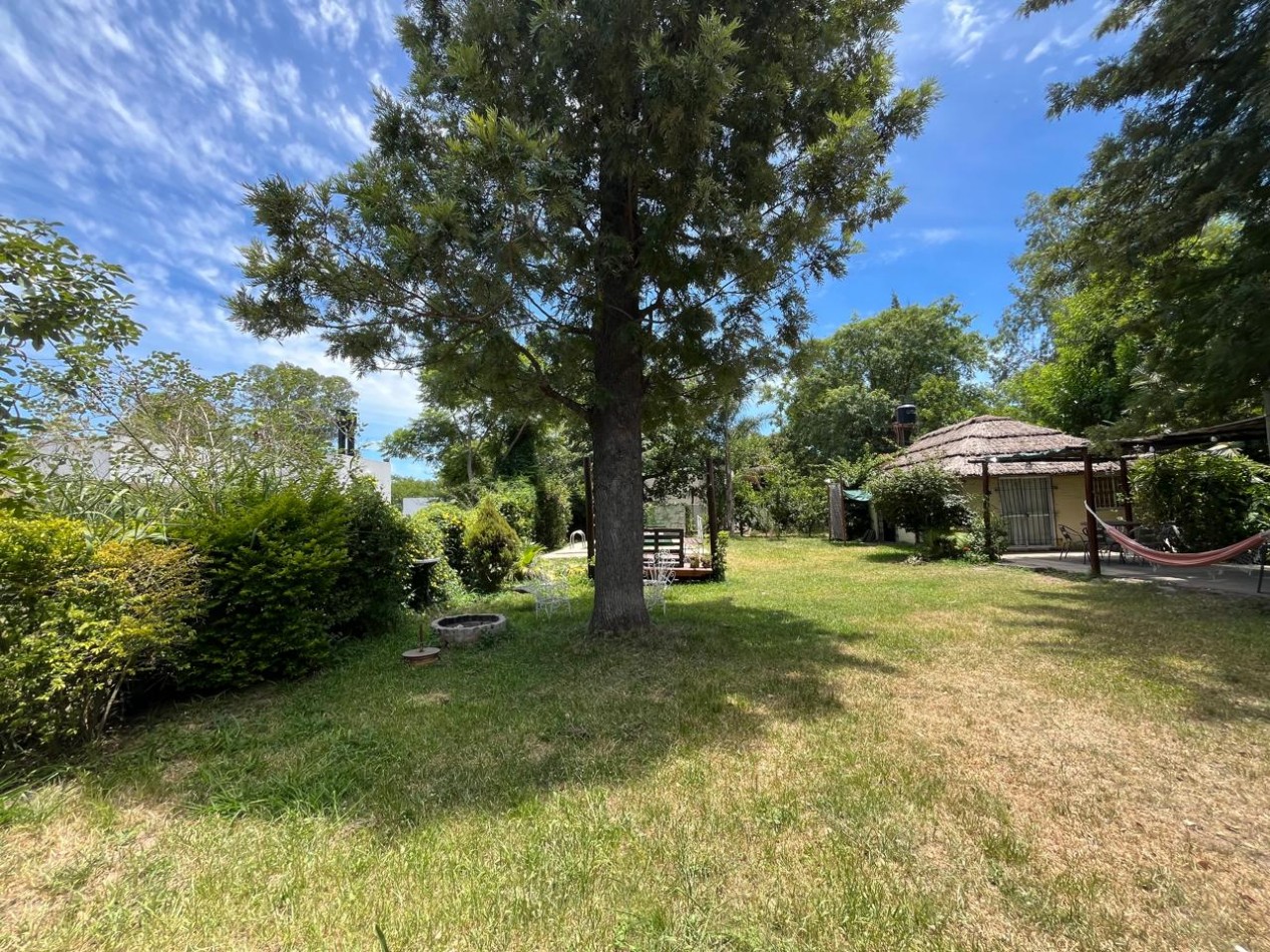 CASA QUINTA TIPO QUINCHO CON MUCHO VERDE Y PISCINA !! IMPERDIBLE !!