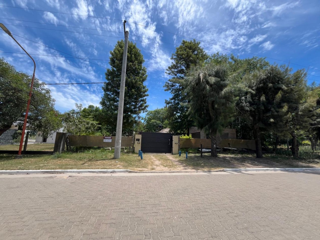 CASA QUINTA TIPO QUINCHO CON MUCHO VERDE Y PISCINA !! IMPERDIBLE !!