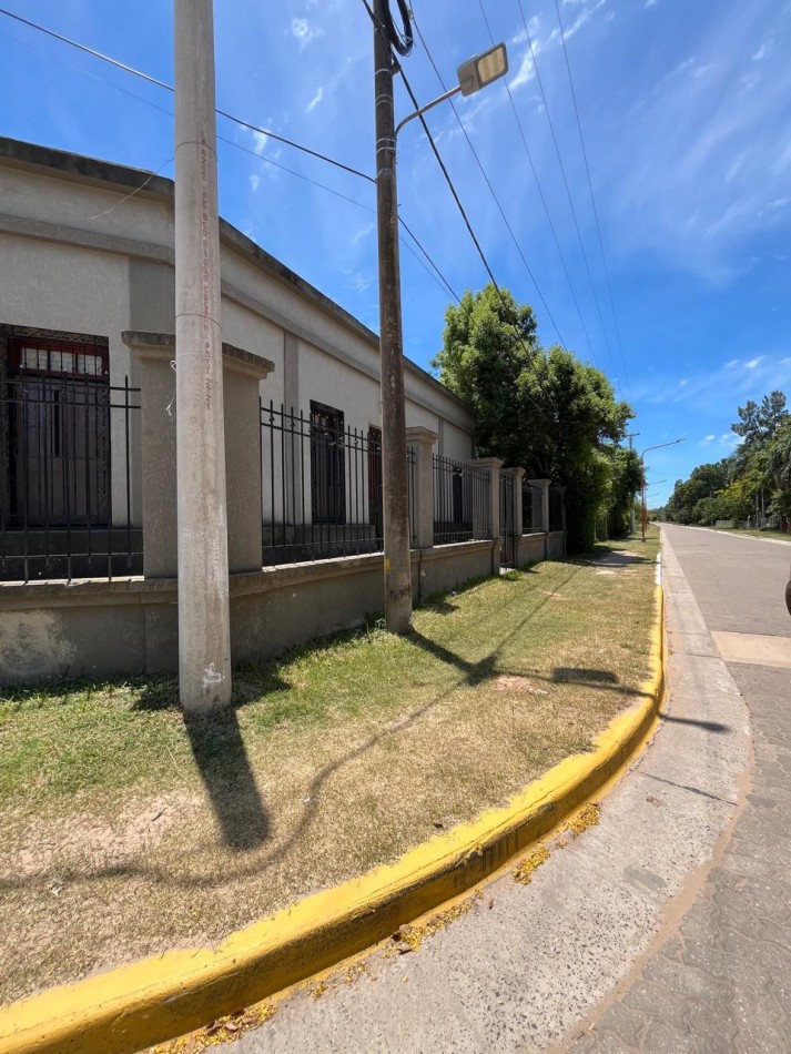 CASA QUINTA TIPO QUINCHO CON MUCHO VERDE Y PISCINA !! IMPERDIBLE !!