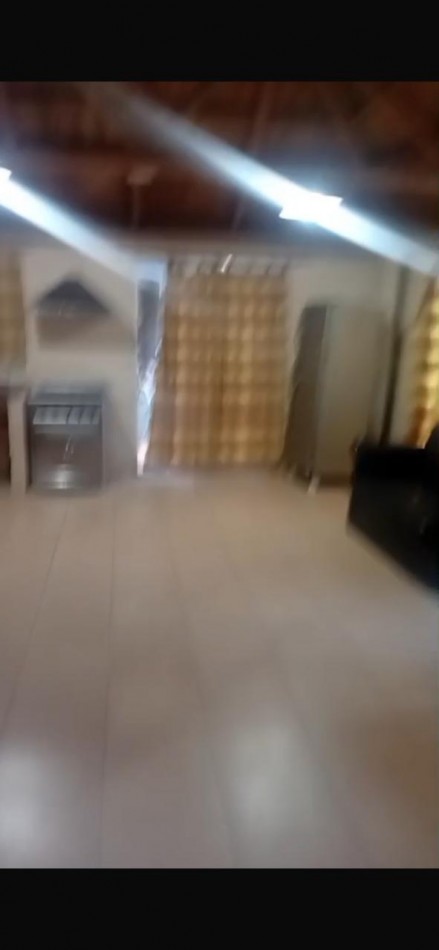 CASA QUINTA TIPO QUINCHO CON MUCHO VERDE Y PISCINA !! IMPERDIBLE !!