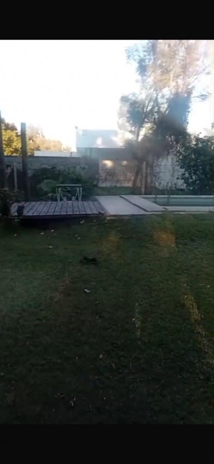 CASA QUINTA TIPO QUINCHO CON MUCHO VERDE Y PISCINA !! IMPERDIBLE !!