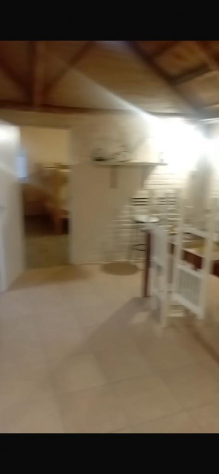 CASA QUINTA TIPO QUINCHO CON MUCHO VERDE Y PISCINA !! IMPERDIBLE !!