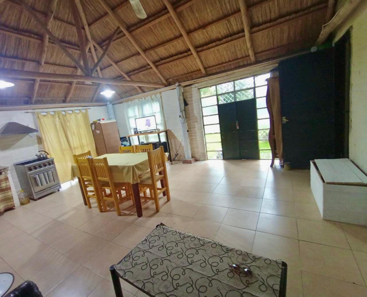 CASA QUINTA TIPO QUINCHO CON MUCHO VERDE Y PISCINA !! IMPERDIBLE !!