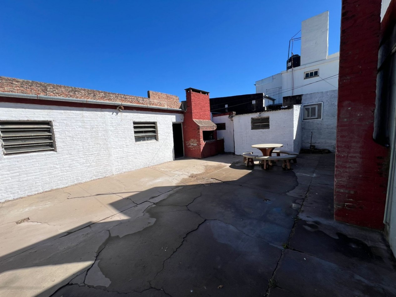 GRAN VIVIENDA EN ESQUINA - SAN JERONIMO NORTE