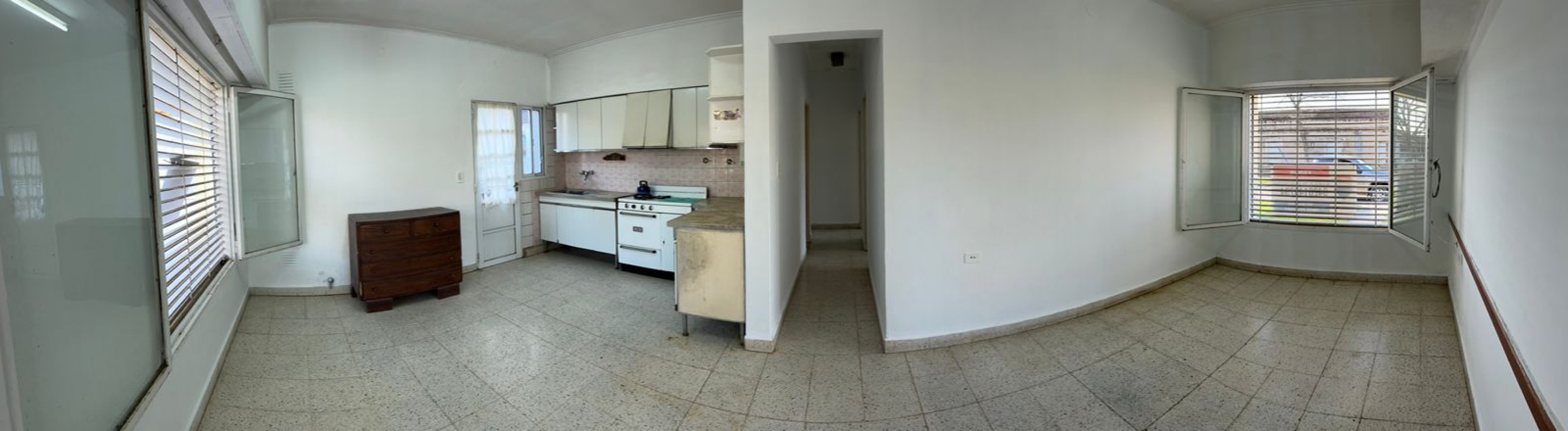 GRAN VIVIENDA EN ESQUINA - SAN JERONIMO NORTE