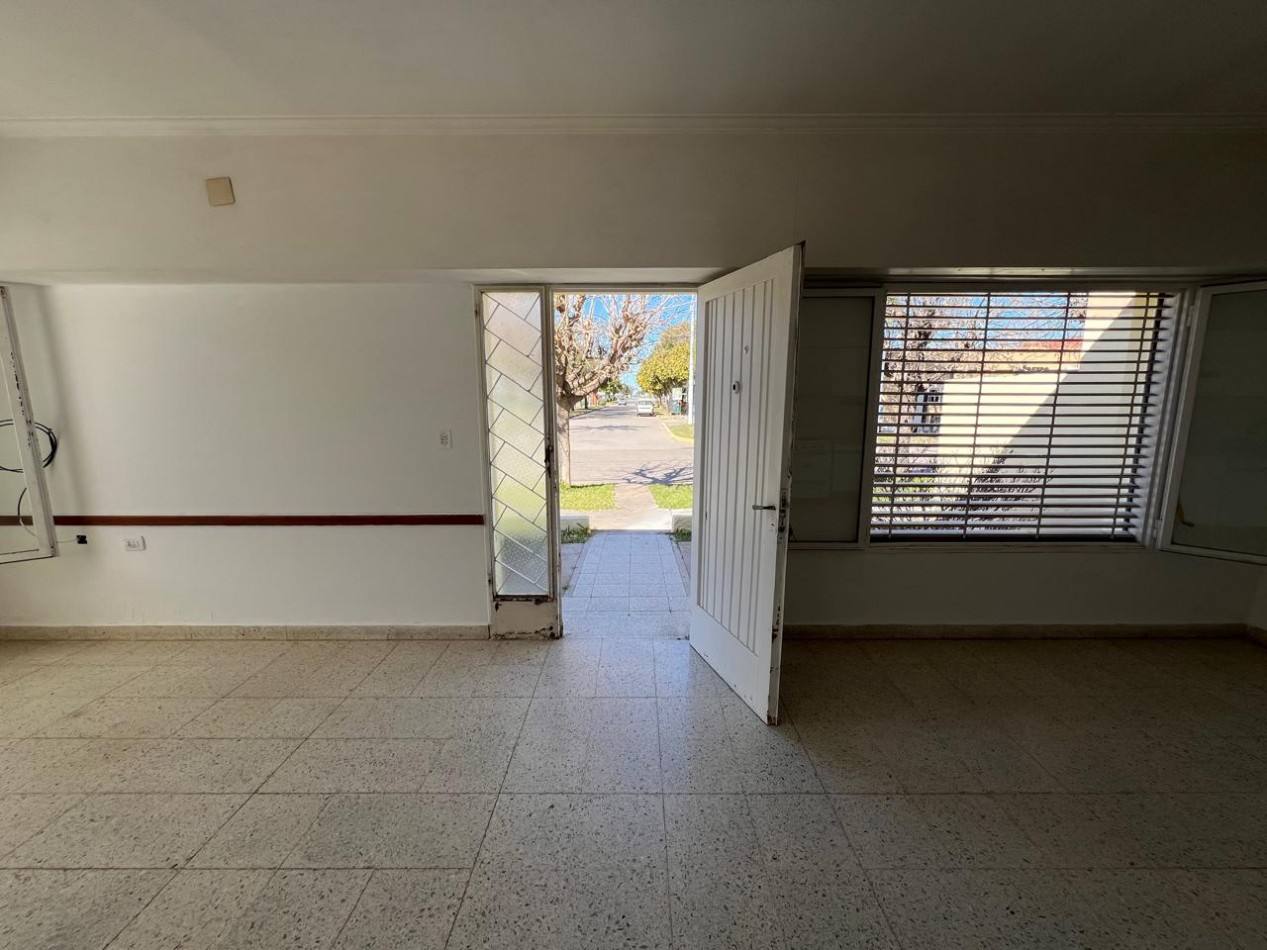 GRAN VIVIENDA EN ESQUINA - SAN JERONIMO NORTE