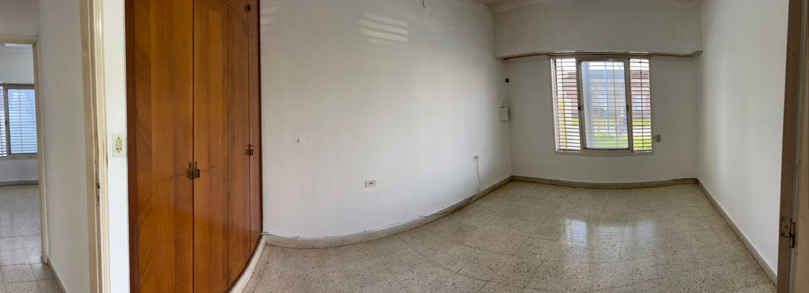 GRAN VIVIENDA EN ESQUINA - SAN JERONIMO NORTE