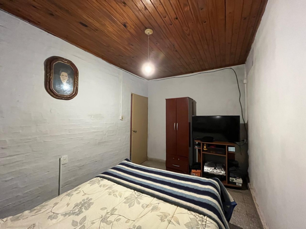 CASA + MONOAMBIENTE A LA VUELTA DE LAS 5 ESQUINAS UBICACION PRIVILEGIADA! OPORTUNIDAD UNICA!