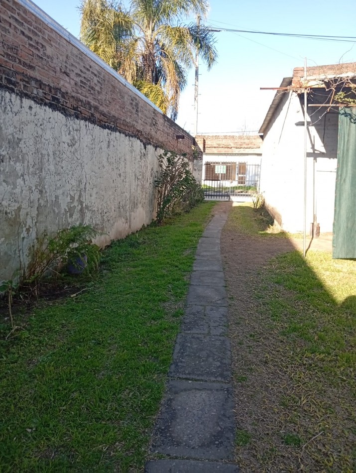 DOS PROPIEDADES EN UN MISMO LOTE RUTA 1 KM 7