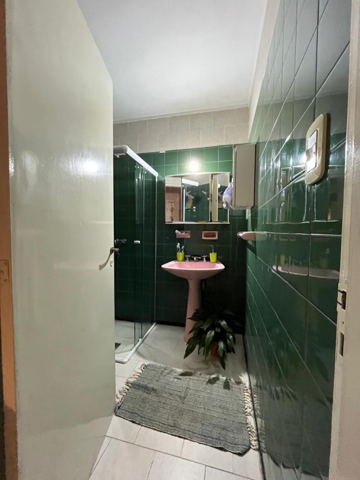 CASA + MONOAMBIENTE AMBOS EN IMPECABLE CONDICIONES !! OPORTUNIDAD DE INVERSION O PRIMERA VIVIENDA !!