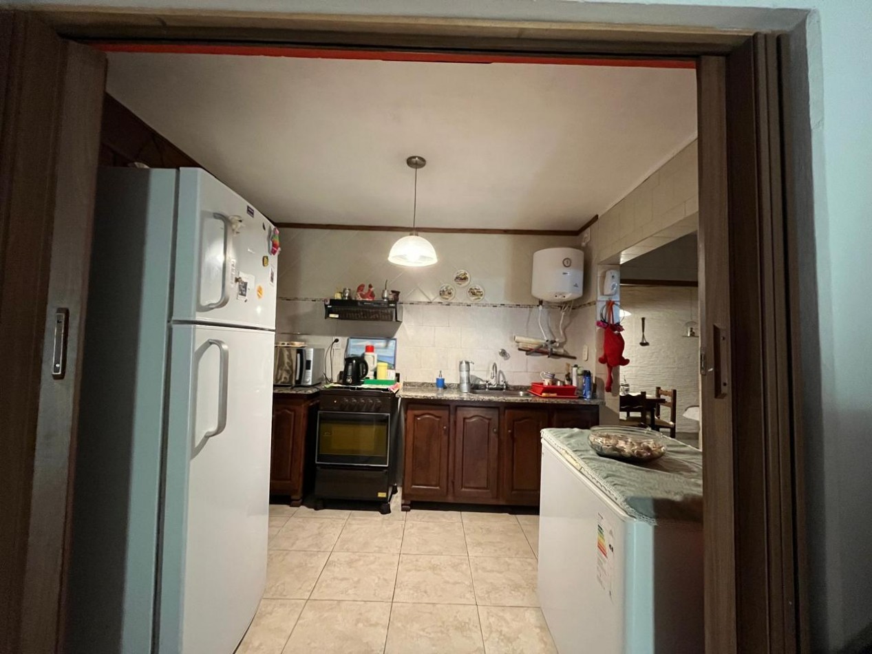 CASA + MONOAMBIENTE AMBOS EN IMPECABLE CONDICIONES !! OPORTUNIDAD DE INVERSION O PRIMERA VIVIENDA !!