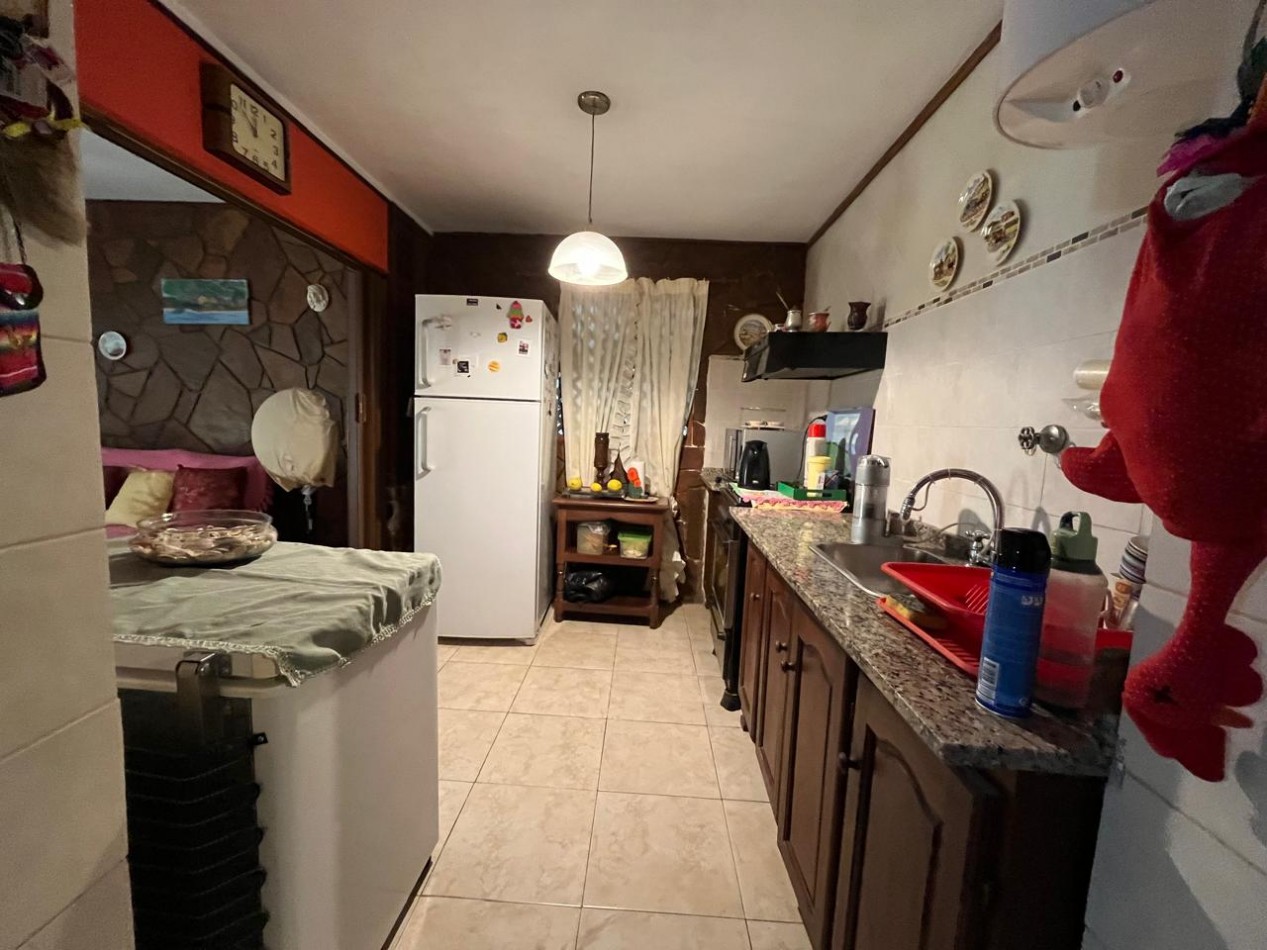 CASA + MONOAMBIENTE AMBOS EN IMPECABLE CONDICIONES !! OPORTUNIDAD DE INVERSION O PRIMERA VIVIENDA !!