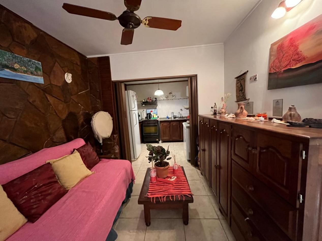 CASA + MONOAMBIENTE AMBOS EN IMPECABLE CONDICIONES !! OPORTUNIDAD DE INVERSION O PRIMERA VIVIENDA !!