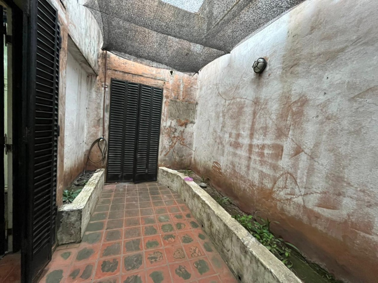 CASA CON 3 DORMITORIOS+ESTUDIO+PATIO VERDE GRANDE Y PISCINA A METROS DE LA COSTANERA 