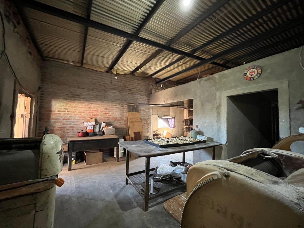DOS CASAS EN UN MISMO TERRENO, UNA CON PANIFICADORA !! OPORTUNIDAD DE INVERSION O PRIMERA VIVIENDA !! 
