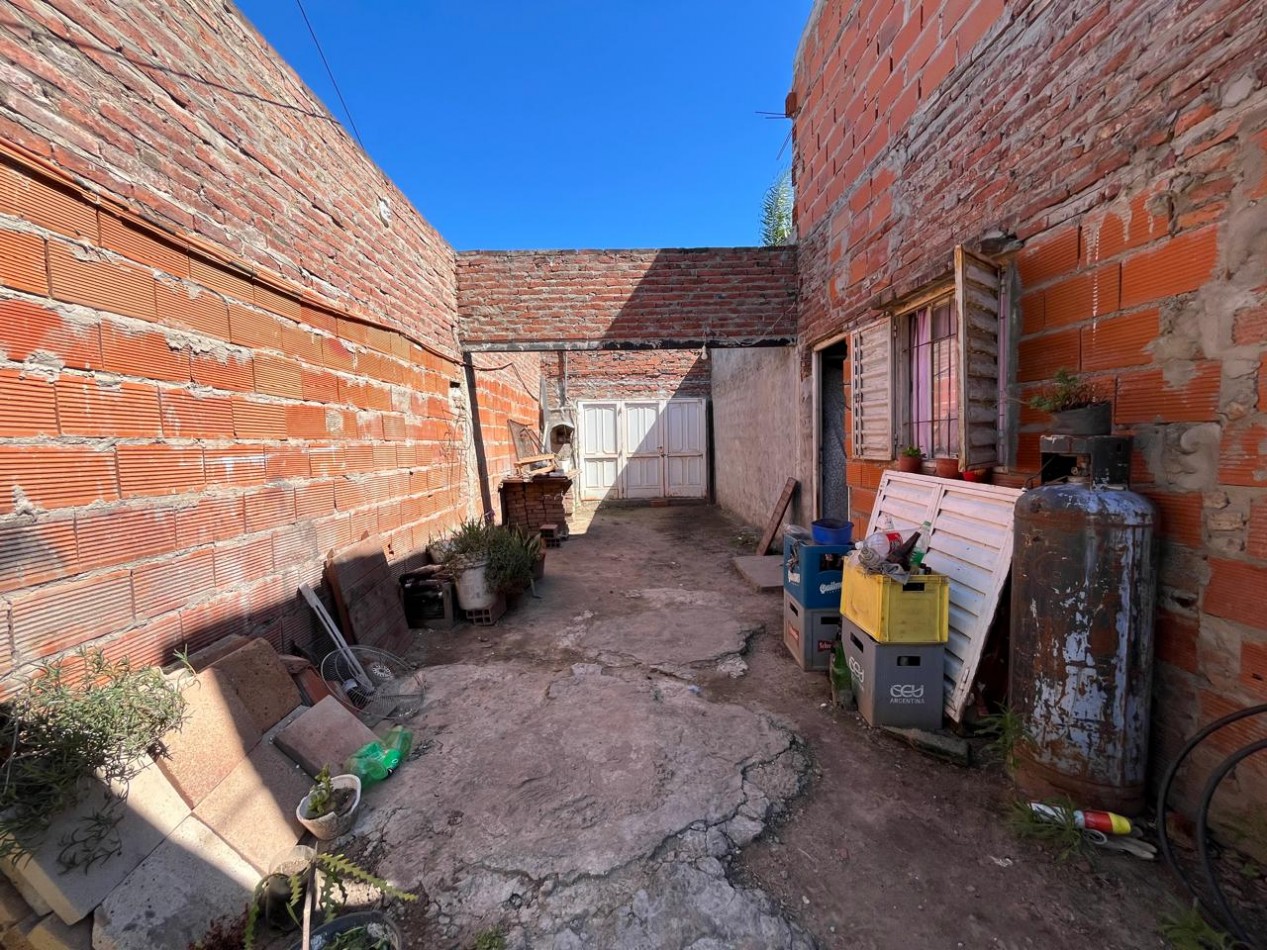 DOS CASAS EN UN MISMO TERRENO, UNA CON PANIFICADORA !! OPORTUNIDAD DE INVERSION O PRIMERA VIVIENDA !! 