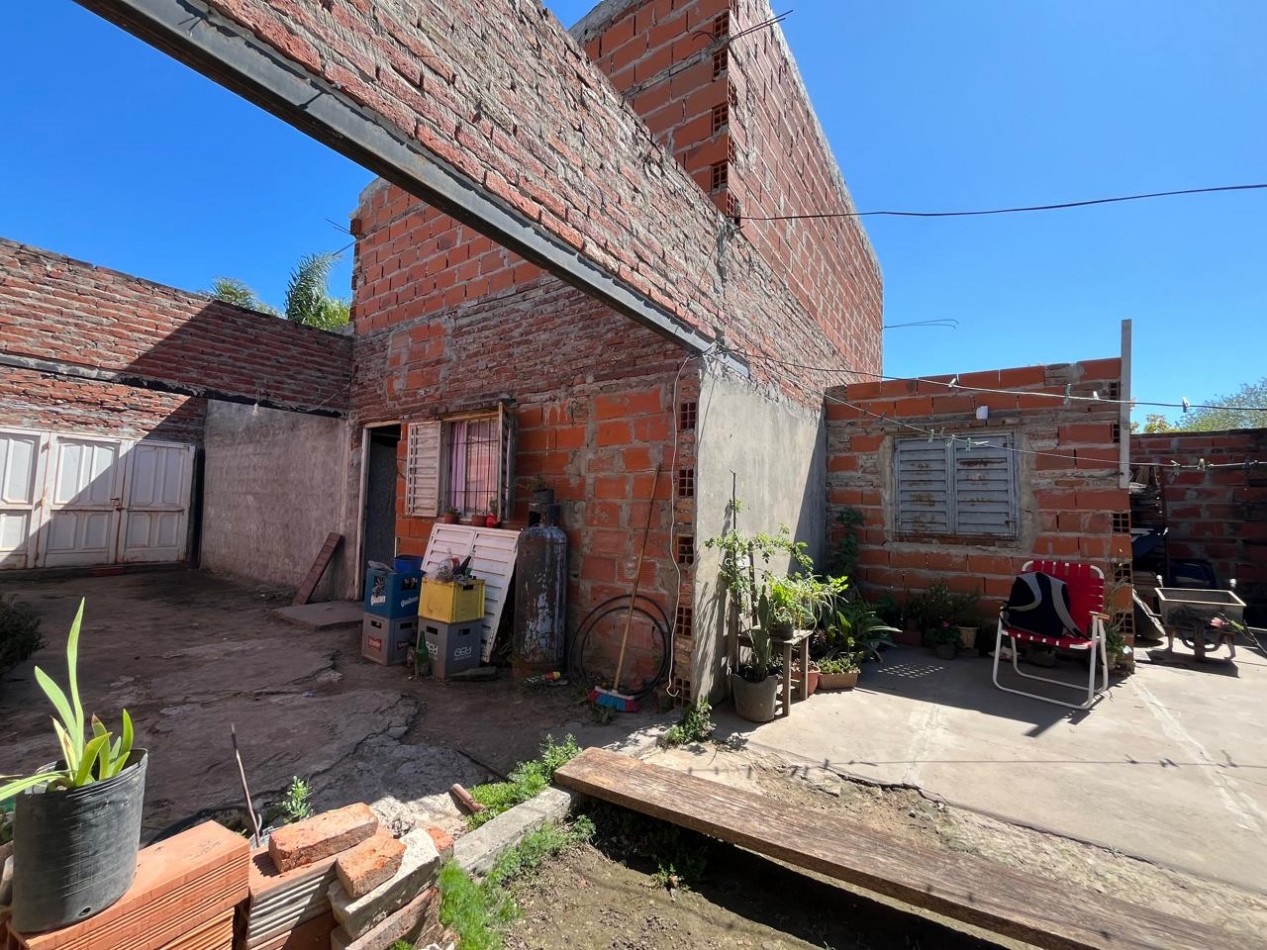 DOS CASAS EN UN MISMO TERRENO, UNA CON PANIFICADORA !! OPORTUNIDAD DE INVERSION O PRIMERA VIVIENDA !! 